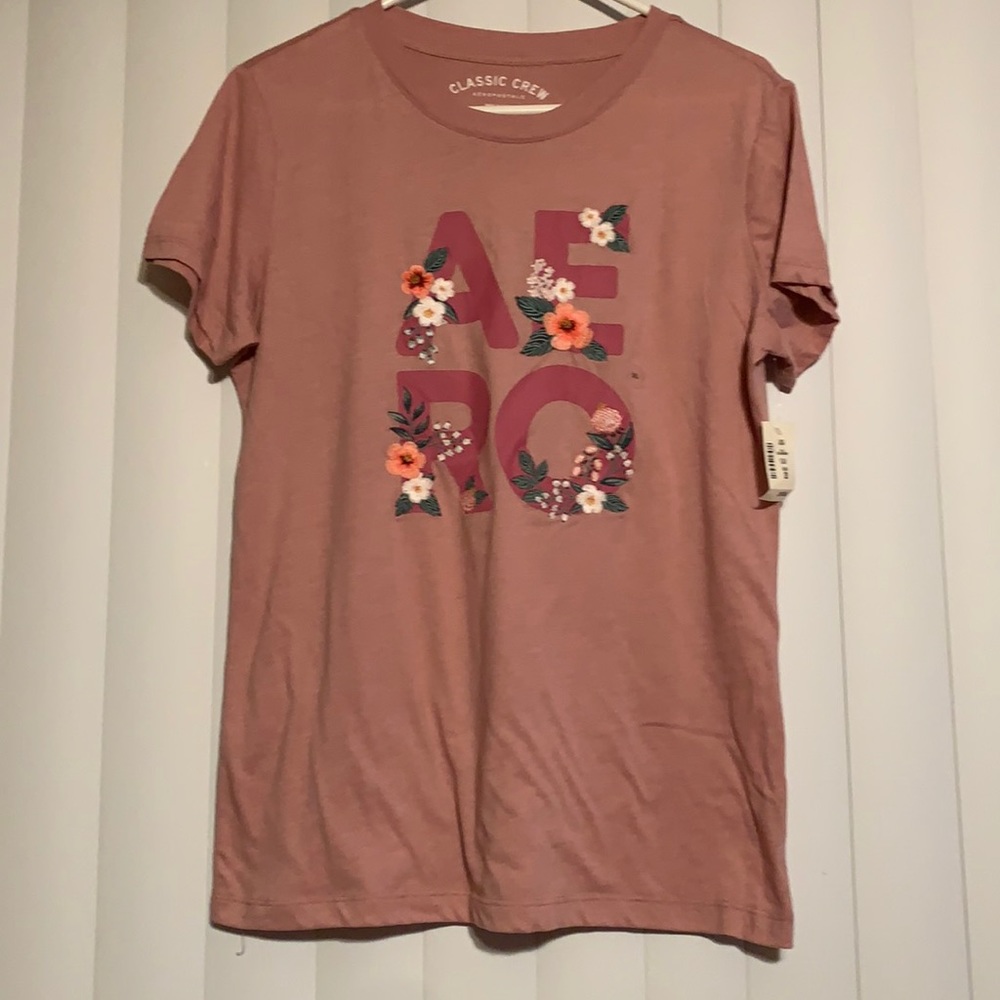 Aeropostale women junior size XL  T-shirt may run small pink/ floral design NWT